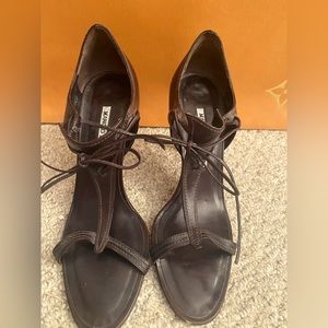 Badgely Mischka. Good condition. Size 38.5.